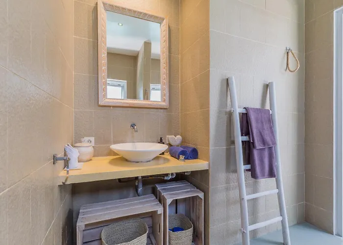 Cosy 3 Bedroom With Private Pool In スミニャック